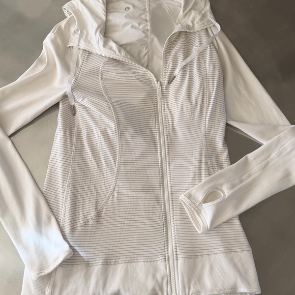 Lululemon hooded Dance Studio Jacket Rib Sleeve SZ 8 - Picture 13 of 13
